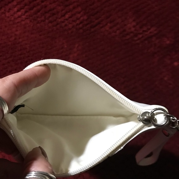 Express wristlet white vegan leather - Picture 4 of 4